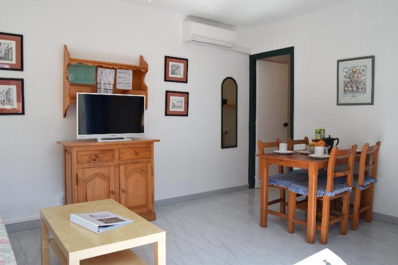 Apartamentos Las Brisas I & II Cala en Bosch Pokoj fotografie