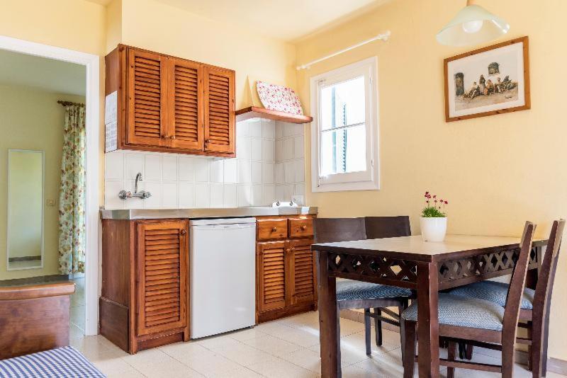 Apartamentos Las Brisas I & II Cala en Bosch Pokoj fotografie